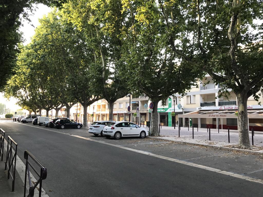 Appartements Entre Provence Et Camargue Tarascón Exterior foto